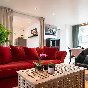 2 Bedroom In The Heart Of The Old Town Rijsel